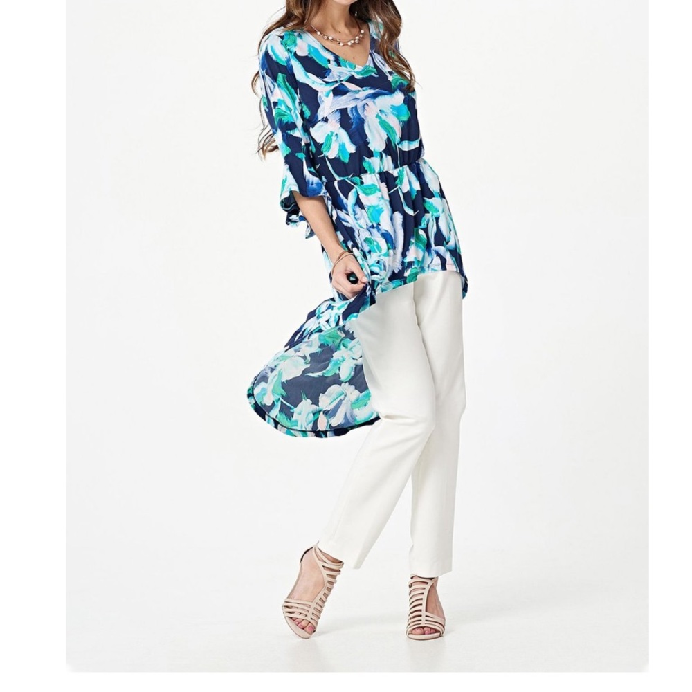 Navy Floral Knit V-Neck Hi-Low Three-Quarter Sleeve Top -NWOT